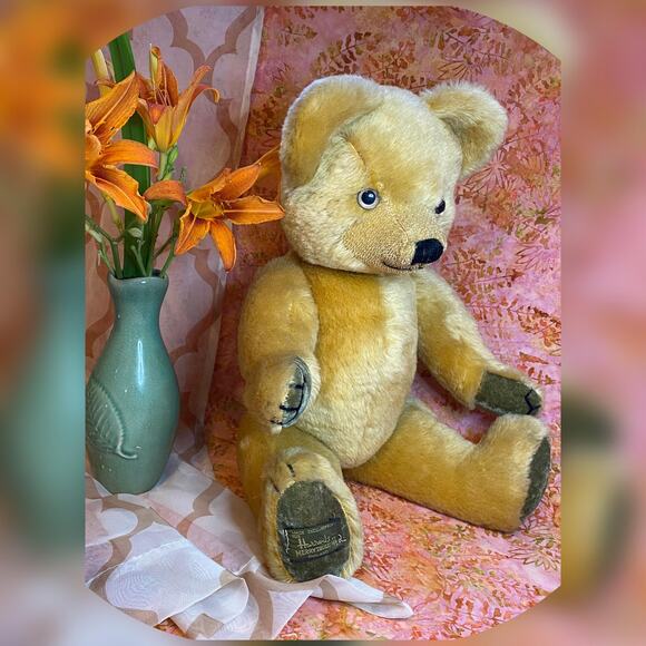 Vintage Merrythought Mohair Teddy Bear: 1980s Harrods Limited Edition - Picture 2 of 9